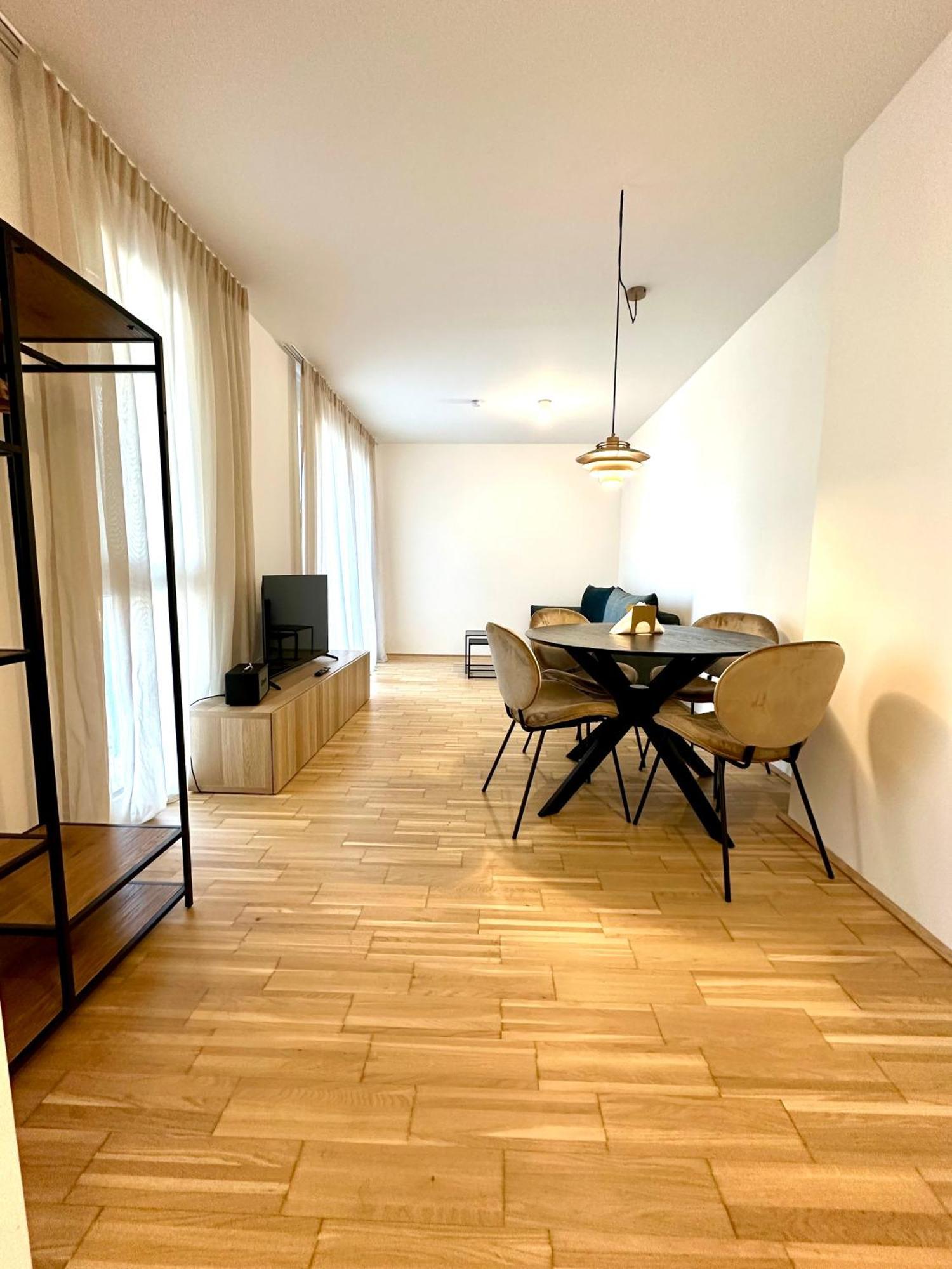 Coho City Apartments Mit Hauseigener Tiefgarage Vienna Exterior photo
