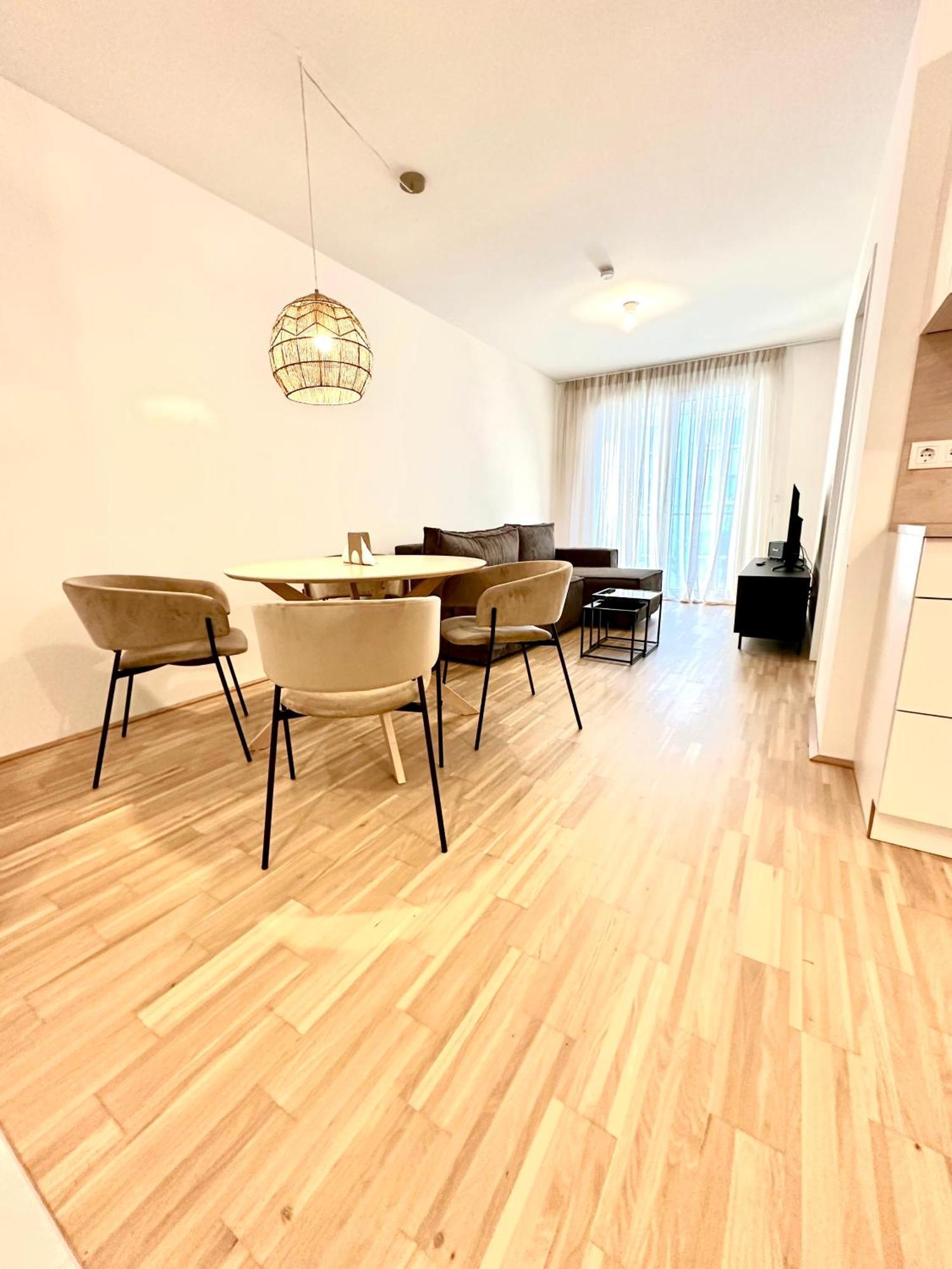 Coho City Apartments Mit Hauseigener Tiefgarage Vienna Exterior photo