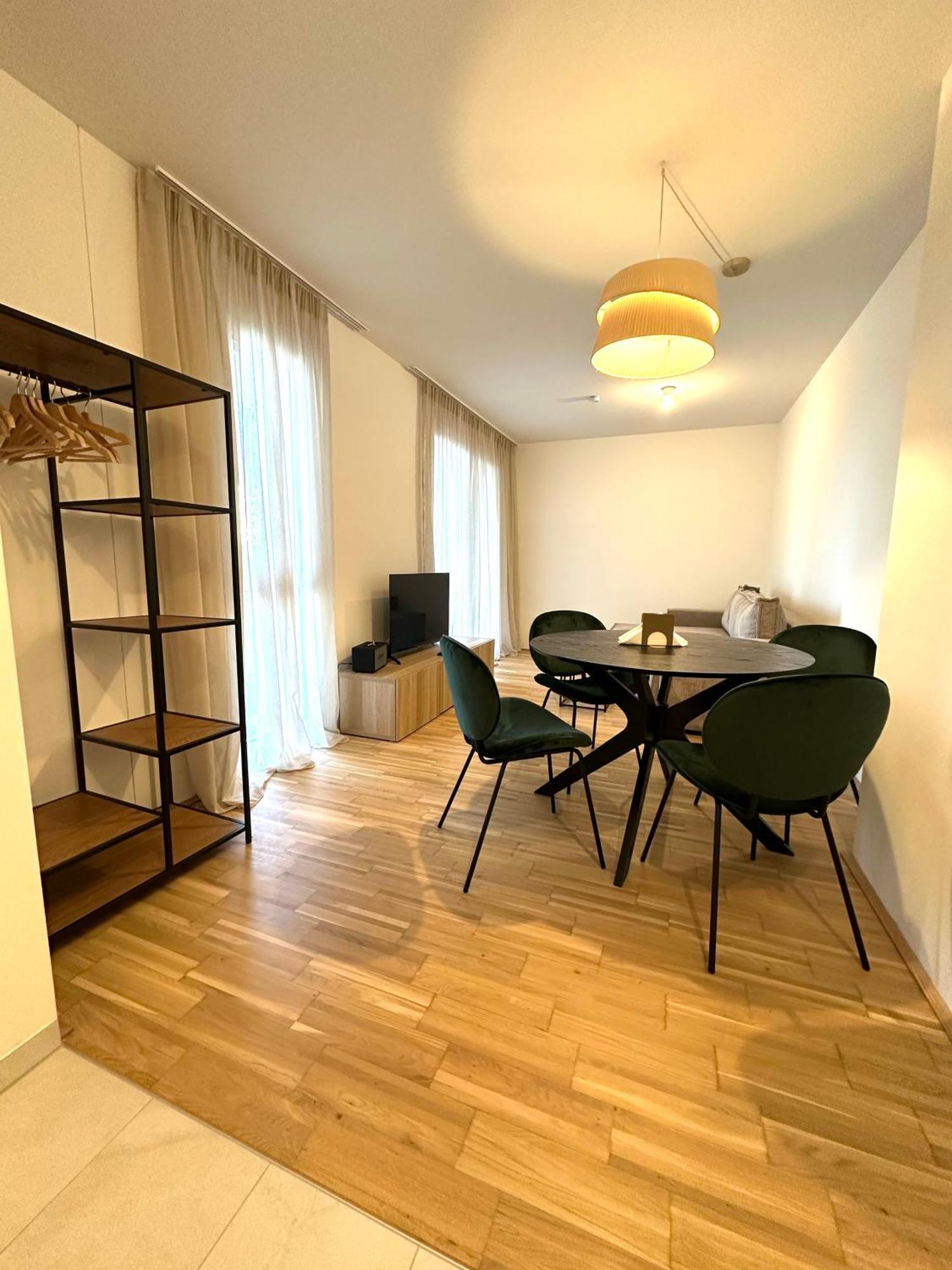 Coho City Apartments Mit Hauseigener Tiefgarage Vienna Exterior photo