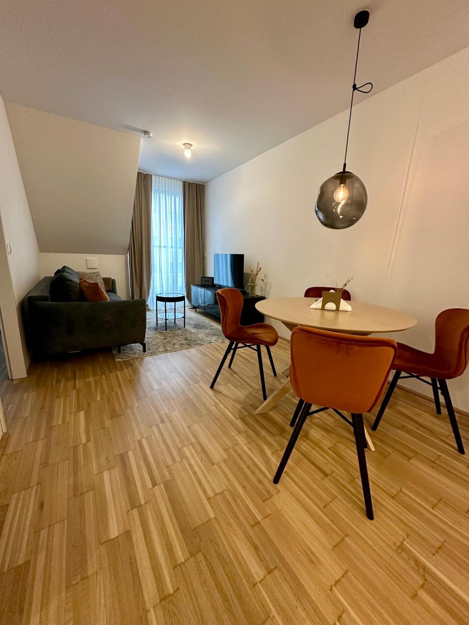 Coho City Apartments Mit Hauseigener Tiefgarage Vienna Exterior photo