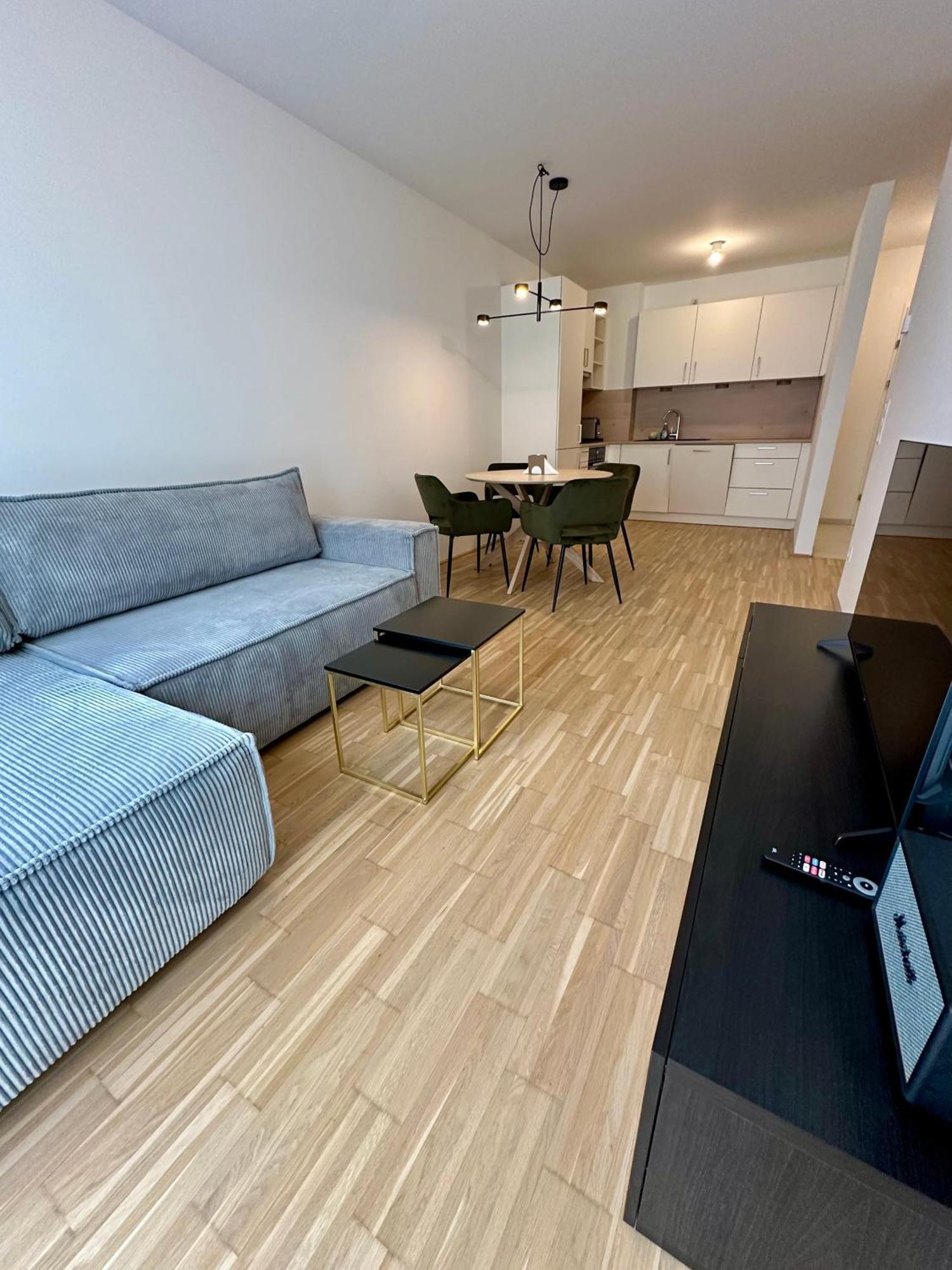 Coho City Apartments Mit Hauseigener Tiefgarage Vienna Exterior photo