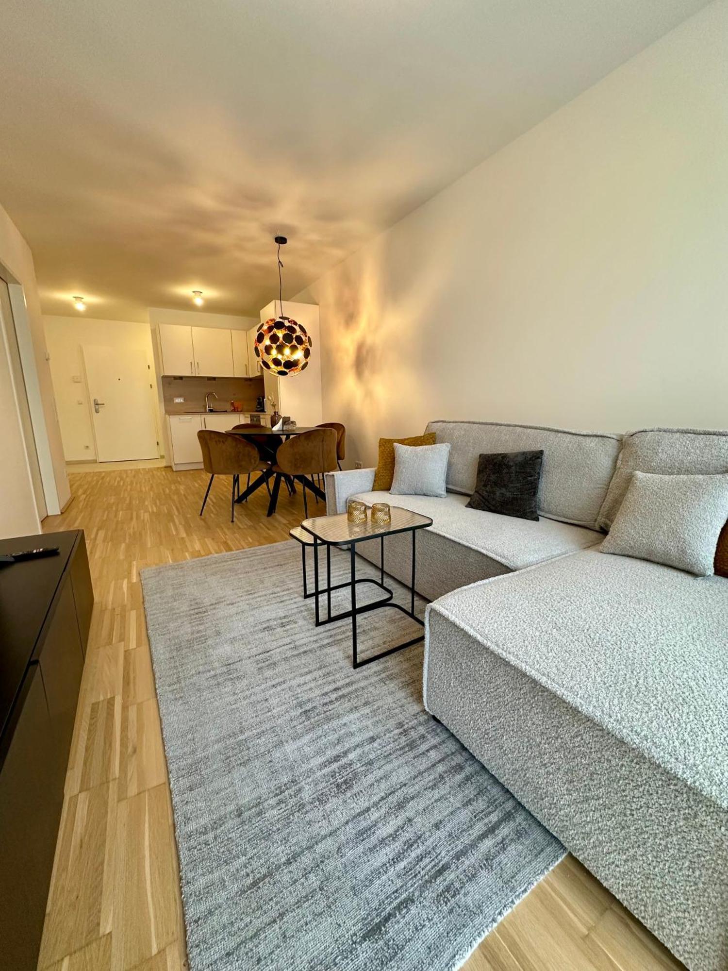Coho City Apartments Mit Hauseigener Tiefgarage Vienna Exterior photo