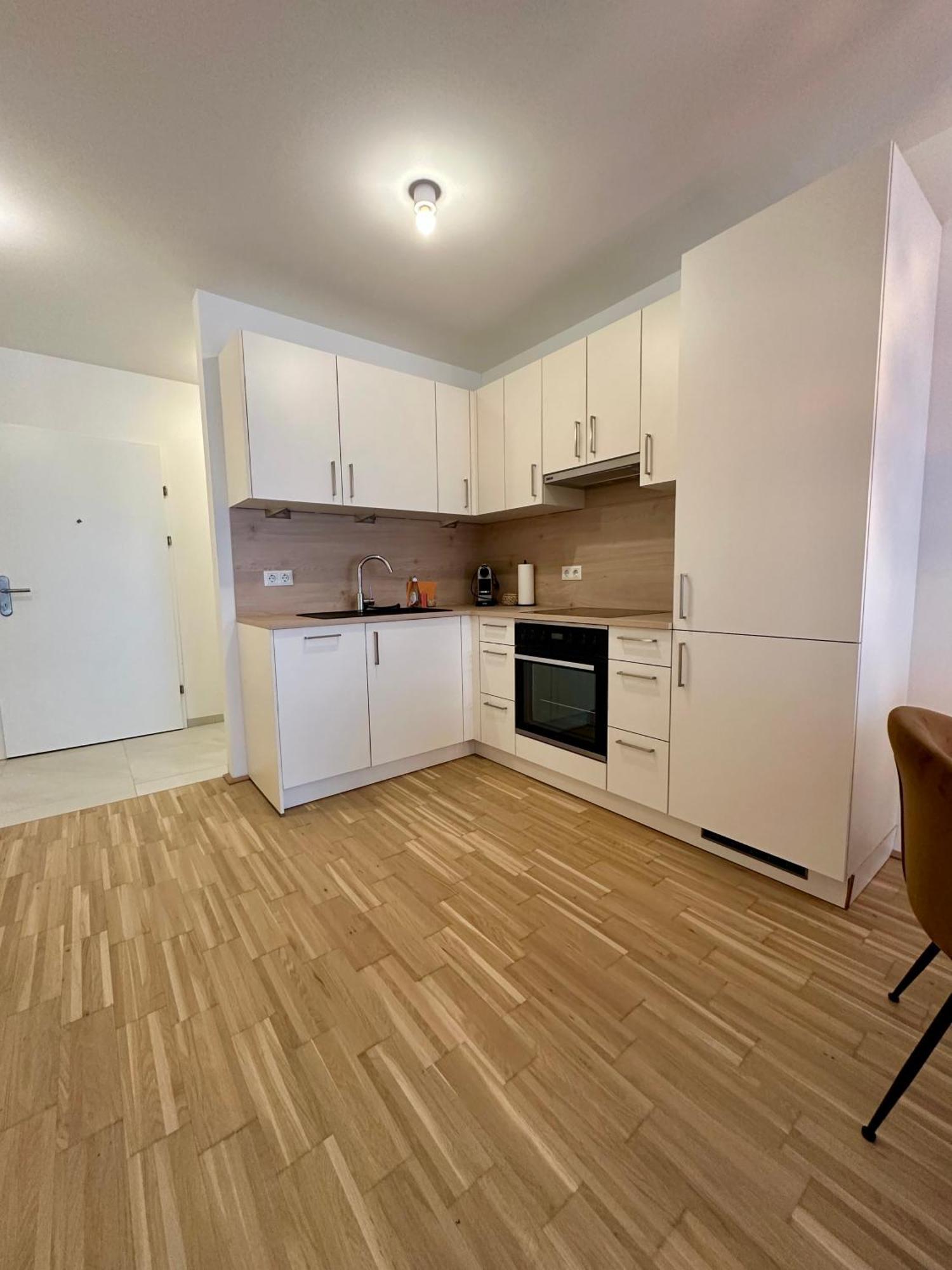 Coho City Apartments Mit Hauseigener Tiefgarage Vienna Exterior photo